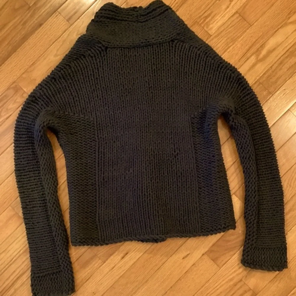 LIKE NEW GAP CHUNKY FISHERMAN HAND KNIT OPEN CARDIGAN BLACK SEMIFITTED SWEATER M